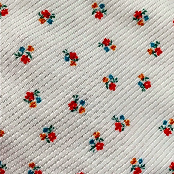 White floral top - Picture 6 of 7